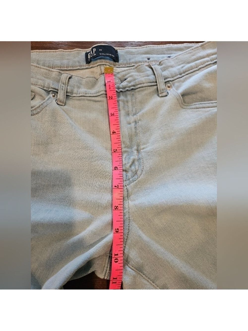GAP WOMEN'S GIRLFRIEND MID-RISE LIGHT WASH DISTRESSED DENIM JEANS SIZE 29 - Picture 11 of 11